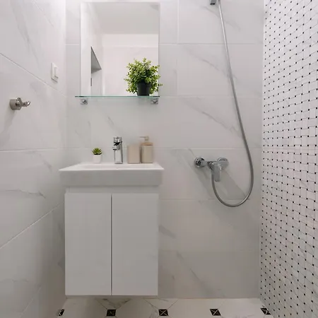 Bright In The Center 아파트