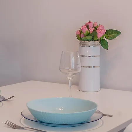 Bright In The Center Apartment *