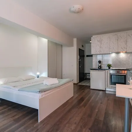 Bright In The Center * Sofia