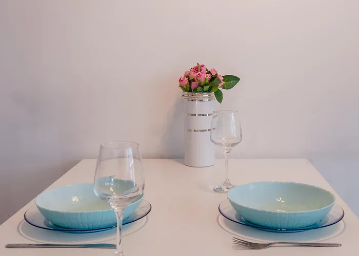 Bright In The Center Apartment *