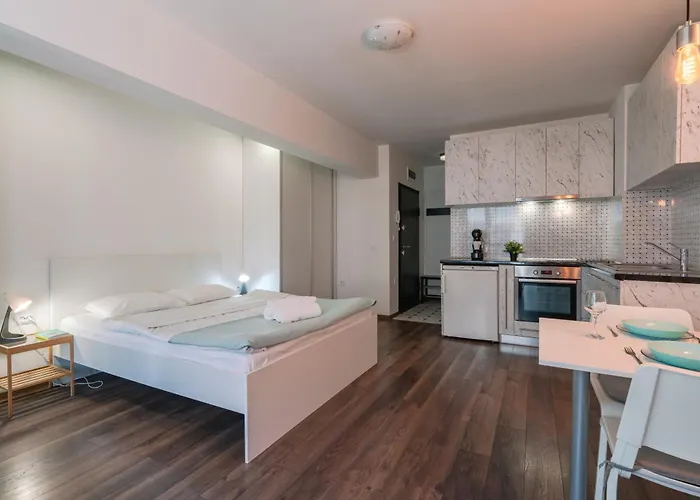 Bright In The Center * Sofia