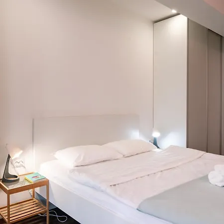 Bright In The Center * Sofía