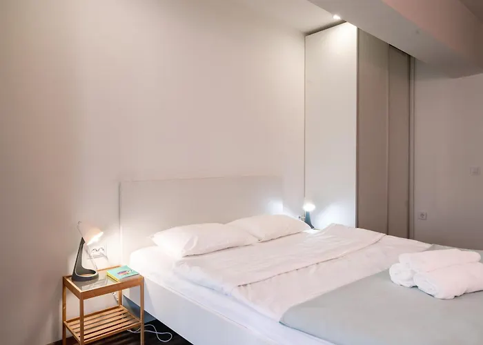 Bright In The Center * Sofia